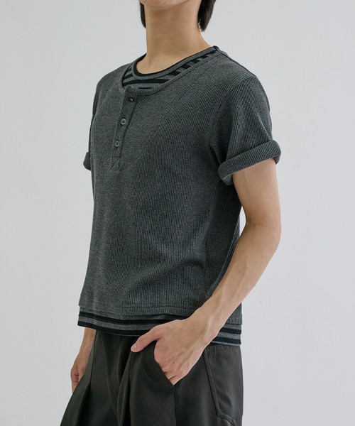 EPNK(イーピーエヌケー)の「Layered border short sleeve henly / レイヤードボーダーショートスリーブヘンリー(Tシャツ/カットソー・メンズ・ライトグレー/チャコールグレー・SMALL/MEDIUM/LARGE)」の6枚目の写真