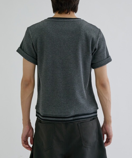 EPNK(イーピーエヌケー)の「Layered border short sleeve henly / レイヤードボーダーショートスリーブヘンリー(Tシャツ/カットソー・メンズ・ライトグレー/チャコールグレー・SMALL/MEDIUM/LARGE)」の8枚目の写真