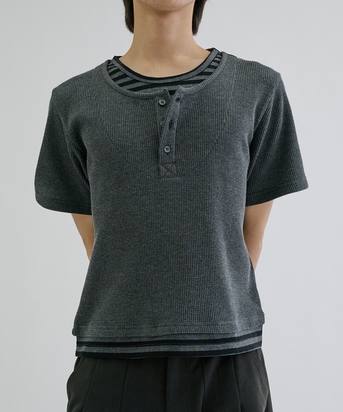 EPNK(イーピーエヌケー)の「Layered border short sleeve henly / レイヤードボーダーショートスリーブヘンリー(Tシャツ/カットソー・メンズ・ライトグレー/チャコールグレー・SMALL/MEDIUM/LARGE)」の11枚目の写真