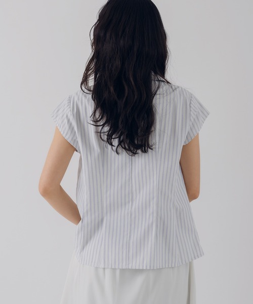 MUHET(ミュエータ)の「asymmetry button french sleeve shirt / アシンメトリーボタンフレンチスリーブシャツ(シャツ/ブラウス・レディース・ブラック/ネイビー/オフホワイト/ピンク・FREE)」の11枚目の写真