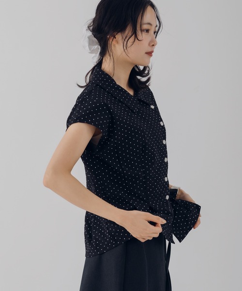 MUHET(ミュエータ)の「asymmetry button french sleeve shirt / アシンメトリーボタンフレンチスリーブシャツ(シャツ/ブラウス・レディース・ブラック/ネイビー/オフホワイト/ピンク・FREE)」の19枚目の写真