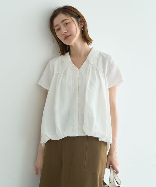 YECCA VECCA(イェッカヴェッカ)の「刺繍カラーバルーンヘムブラウス(シャツ/ブラウス・レディース・ブラウン/オフホワイト/サックスブルー・FREE)」の4枚目の写真