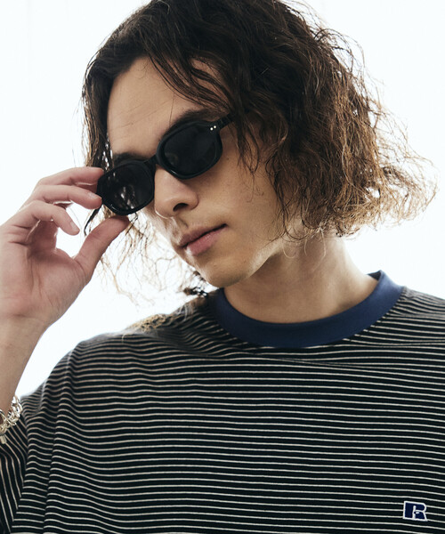 FREAK'S STORE(フリークスストア)の「限定展開 カラー ファッショングラス UVカット ユニセックス対応(サングラス・メンズ・ライトグレー/シルバー/チャコールグレー/オフホワイト/ナチュラル/グレー/ブラック/ダークグレー・フリ-)」の5枚目の写真