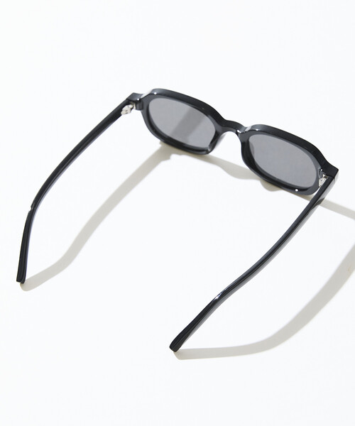 FREAK'S STORE(フリークスストア)の「限定展開 カラー ファッショングラス UVカット ユニセックス対応(サングラス・メンズ・ライトグレー/シルバー/チャコールグレー/オフホワイト/ナチュラル/グレー/ブラック/ダークグレー・フリ-)」の13枚目の写真