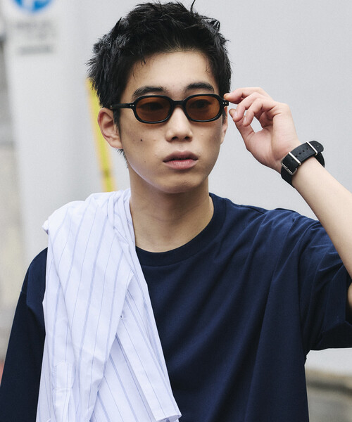 FREAK'S STORE(フリークスストア)の「限定展開 カラー ファッショングラス UVカット ユニセックス対応(サングラス・メンズ・ライトグレー/シルバー/チャコールグレー/オフホワイト/ナチュラル/グレー/ブラック/ダークグレー・フリ-)」の10枚目の写真