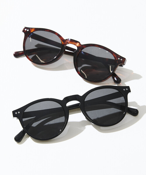 FREAK'S STORE(フリークスストア)の「限定展開 カラー ファッショングラス UVカット ユニセックス対応(サングラス・メンズ・ライトグレー/シルバー/チャコールグレー/オフホワイト/ナチュラル/グレー/ブラック/ダークグレー・フリ-)」の18枚目の写真