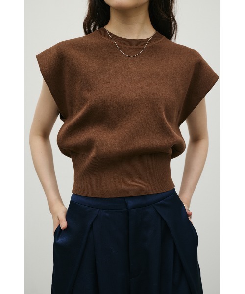 Shoulder Tuck Knit Night — трикотажный топ с драпировкой