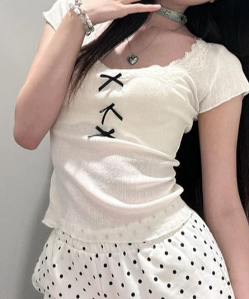 Vipoa(ヴィポア)の「スクエアネックリボンレーストップス(Tシャツ/カットソー・レディース・ホワイト・FREE)」の17枚目の写真