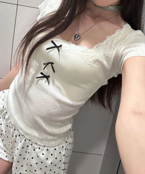 Vipoa(ヴィポア)の「スクエアネックリボンレーストップス(Tシャツ/カットソー・レディース・ホワイト・FREE)」の11枚目の写真
