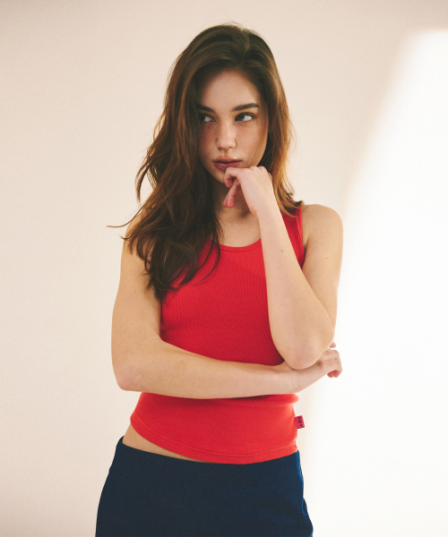 A.R.U(エイアールユー)の「FIT RIB SLEEVELESS(Tシャツ/カットソー・レディース・ホワイト/イエロー/カーキ/レッド/ブラック・SMALL/MEDIUM)」の6枚目の写真