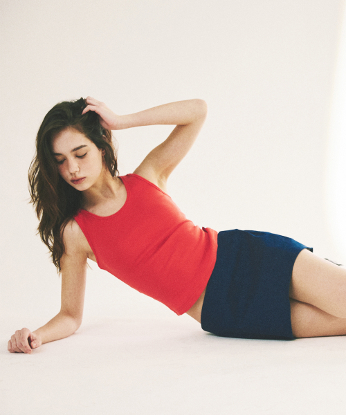 A.R.U(エイアールユー)の「FIT RIB SLEEVELESS(Tシャツ/カットソー・レディース・ホワイト/イエロー/カーキ/レッド/ブラック・SMALL/MEDIUM)」の8枚目の写真