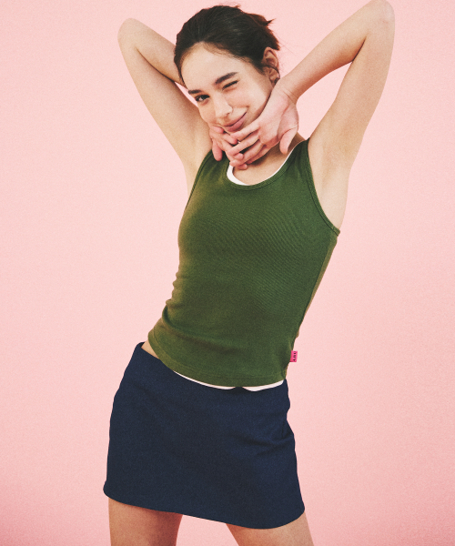 A.R.U(エイアールユー)の「FIT RIB SLEEVELESS(Tシャツ/カットソー・レディース・ホワイト/イエロー/カーキ/レッド/ブラック・SMALL/MEDIUM)」の12枚目の写真
