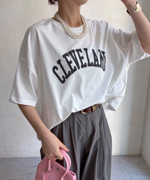 DouDou(ドゥドゥ)の「【WE限定】フロッキーロゴプリントTEE(Tシャツ/カットソー・レディース・オレンジ/チャコールグレー/カーキ/オフホワイト・FREE)」の1枚目の写真