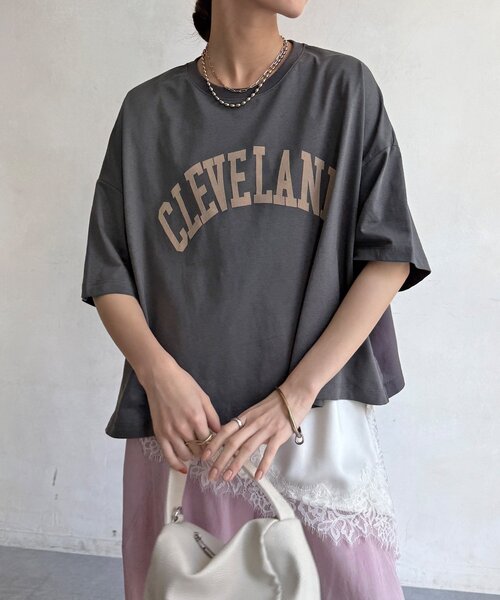 DouDou(ドゥドゥ)の「【WE限定】フロッキーロゴプリントTEE(Tシャツ/カットソー・レディース・オレンジ/チャコールグレー/カーキ/オフホワイト・FREE)」の20枚目の写真