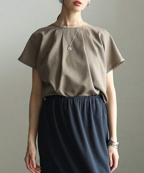 Sawa a la mode(サワアラモード)の「タックデザインブラウス(シャツ/ブラウス・レディース・モカ/オフホワイト/ブラック・FREE)」の3枚目の写真