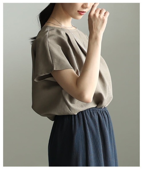 Sawa a la mode(サワアラモード)の「タックデザインブラウス(シャツ/ブラウス・レディース・モカ/オフホワイト/ブラック・FREE)」の18枚目の写真