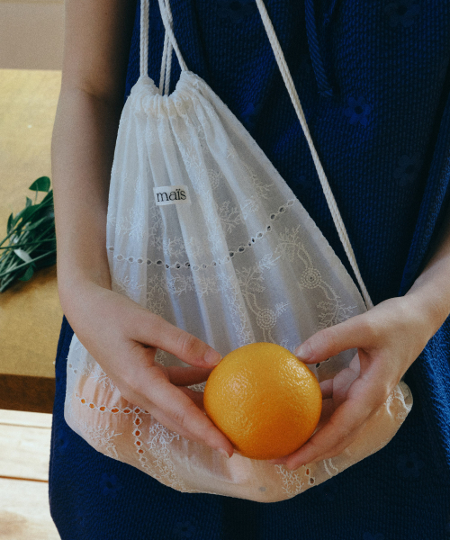 MAIS（マイス）の「SHEER LACE DRAWSTRING BAG / WHITE（ショルダーバッグ・レディース・その他・FREE）」の2枚目の写真