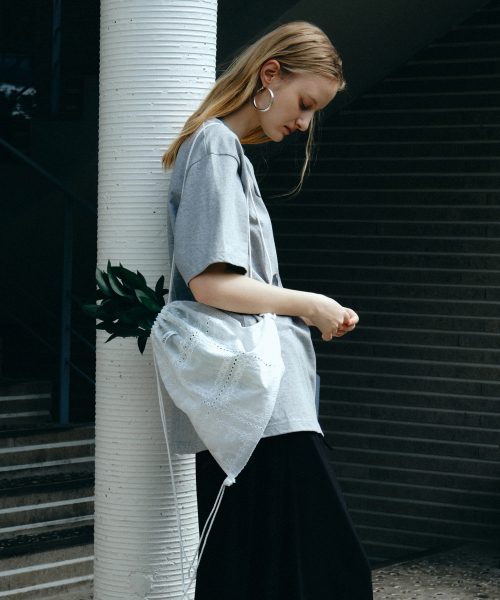 MAIS（マイス）の「SHEER LACE DRAWSTRING BAG / WHITE（ショルダーバッグ・レディース・その他・FREE）」の3枚目の写真