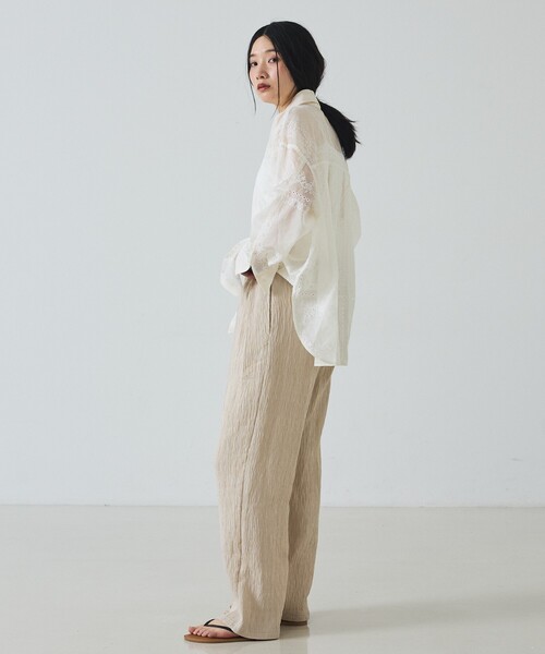 abahouse mavie(アバハウスマヴィ)の「楊柳イージーパンツ(その他パンツ・レディース・オフホワイト/ブラック/グレイッシュベージュ・36/38)」の14枚目の写真