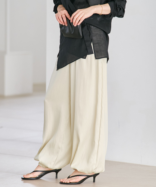 plage(プラージュ)の「minimal satin baloon パンツ(その他パンツ・レディース・カーキ/アイボリー・36/34/38)」の9枚目の写真