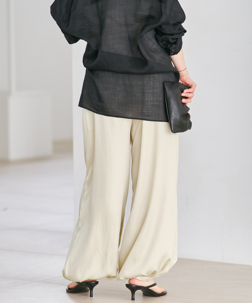 plage(プラージュ)の「minimal satin baloon パンツ(その他パンツ・レディース・カーキ/アイボリー・36/34/38)」の10枚目の写真