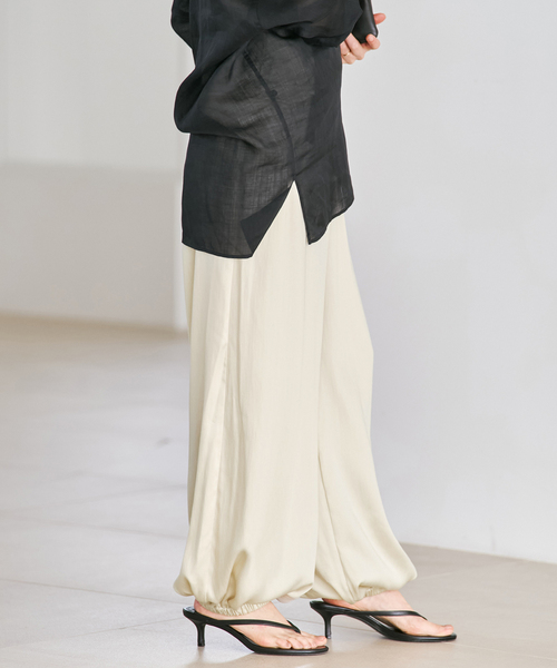 plage(プラージュ)の「minimal satin baloon パンツ(その他パンツ・レディース・カーキ/アイボリー・36/34/38)」の11枚目の写真