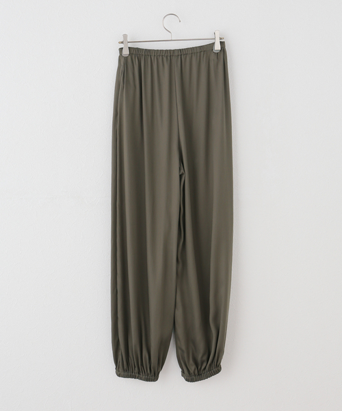 plage(プラージュ)の「minimal satin baloon パンツ(その他パンツ・レディース・カーキ/アイボリー・36/34/38)」の12枚目の写真