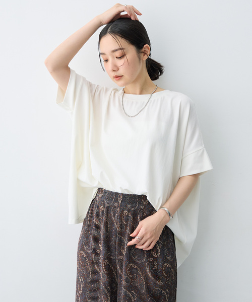 anyfee(エニフィー)の「【anyfee/大きいサイズ】着てサラバックタックフレアTシャツ/チュニック《接触冷感・UVカット》(Tシャツ/カットソー・レディース・オフホワイト/ブラウン/ブラック/ブルー・LL/5L/3L/4L)」の2枚目の写真