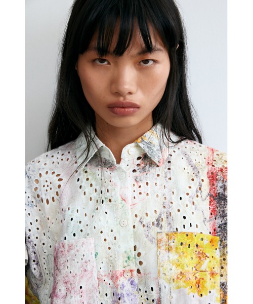 Desigual（デシグアル）の「アートグラフィックオープンカラーシャツ【2026秋冬新作】（シャツ/ブラウス・レディース・マルチ・M/L/XL/XS/S）」の2枚目の写真