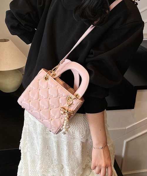DRESS PLUS(ドレスプラス)の「キルティング チャーム付き ハンドバッグ(ハンドバッグ・レディース・ピンク/オフホワイト/ブラック・フリー)」の22枚目の写真