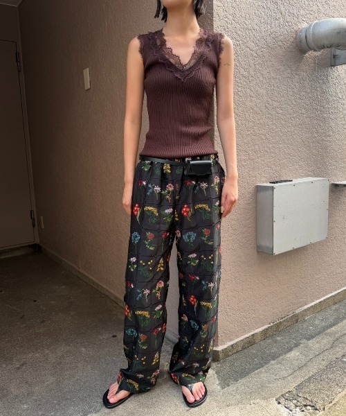 AIC.（エーアイシー）の「フラワーエンブロイダリーイージーパンツ（その他パンツ・レディース・アイボリー/ブラウン/ブラック・FREE）」の13枚目の写真