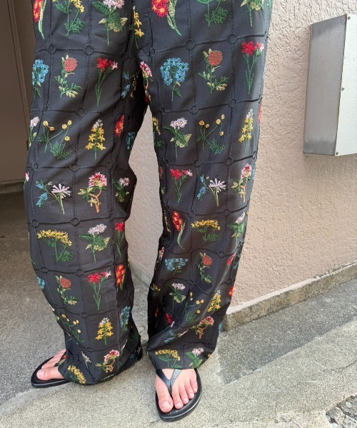 AIC.（エーアイシー）の「フラワーエンブロイダリーイージーパンツ（その他パンツ・レディース・アイボリー/ブラウン/ブラック・FREE）」の12枚目の写真