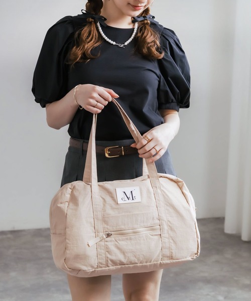 MUCENT(ムセント)の「MUCENT ムセント AMANDA FRONT POCKET SHOULDER BAG UNISEX ボストンバッグ/ショルダーバッグ(ボストンバッグ・メンズ・ベージュ/ブラック・FREE)」の3枚目の写真