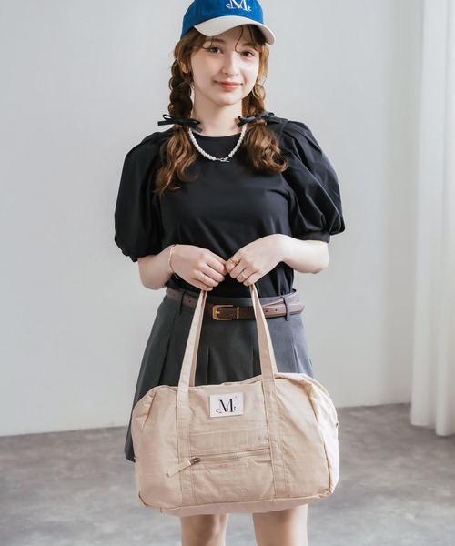 MUCENT(ムセント)の「MUCENT ムセント AMANDA FRONT POCKET SHOULDER BAG UNISEX ボストンバッグ/ショルダーバッグ(ボストンバッグ・メンズ・ベージュ/ブラック・FREE)」の6枚目の写真