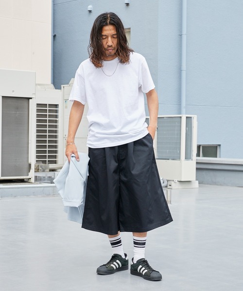 adidas（アディダス）の「adidas/アディダス PREMIUM ESSENTIALS プレミアム エッセンシャルズ ワークウェア ワイド ショーツ ハーフパンツ 2026年 夏 夏服（チノパンツ・メンズ・ブラック・S/M/L/XL）」の14枚目の写真