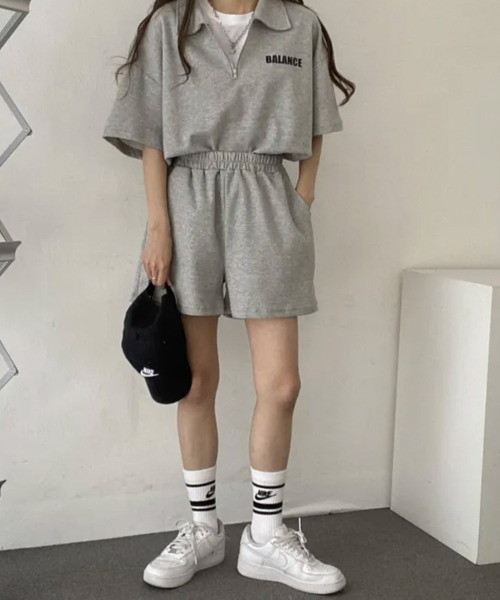 VIVID LADY(ビビッドレディー)の「ハーフジップ半袖プルオーバー×ショートパンツ スウェットセットアップ(セットアップ・レディース・ライトグレー/ブラック/ブルー/グレー・FREE)」の15枚目の写真