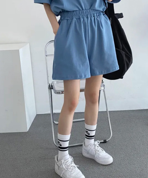 VIVID LADY(ビビッドレディー)の「ハーフジップ半袖プルオーバー×ショートパンツ スウェットセットアップ(セットアップ・レディース・ライトグレー/ブラック/ブルー/グレー・FREE)」の21枚目の写真