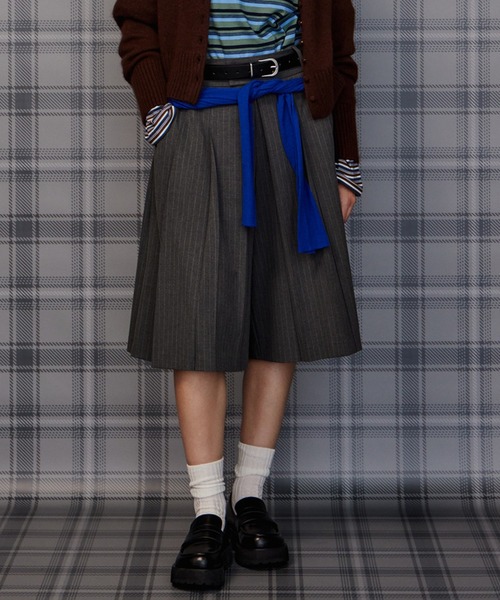 MAISON SPECIAL(メゾンスペシャル)の「Pleated Shorts/プリーツショートパンツ(その他パンツ・レディース・ベージュ/グレー/ブラック・36/38)」の4枚目の写真
