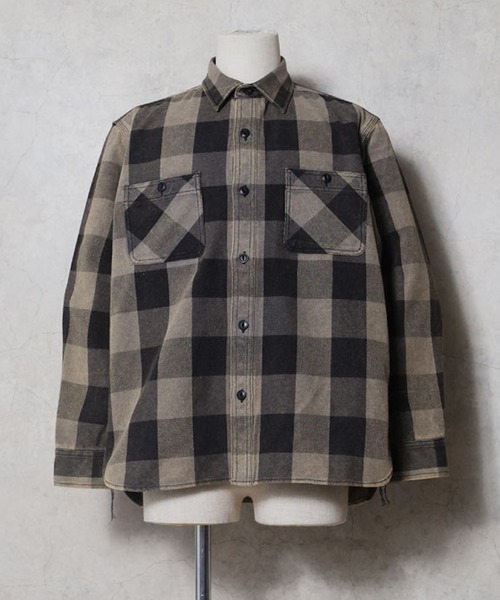 HOUSTON(ヒューストン)の「HOUSTON ヒューストン VINTAGE VIYELLA SHIRT / ビンテージライク フェード加工 ビエラシャツ 無地 ストライプ チェック柄 オンブレチェック ブロックチェック 長袖シャツ(シャツ/ブラウス・メンズ・ブラック系/ブラウン系/オリーブ系1/ブラック系1/ブラウン系1/ネイビー系/ブルー系/グレー系/カーキ系/レッド系1/グリーン系/レッド系/ターコイズブルー系1/グリーン系1/ブラック/グレー/オリーブ/ネイビー/グリーン系その他/グレー系その他/ブラック系その他/マスタード/ライム/ブラウン系2/ライトグレー系/ブラック系2/ブルー系その他/レッド系3/レッド系2/パープル系/ブルー系1/ネイビー系1・XXL/XL/L/M)」の5枚目の写真