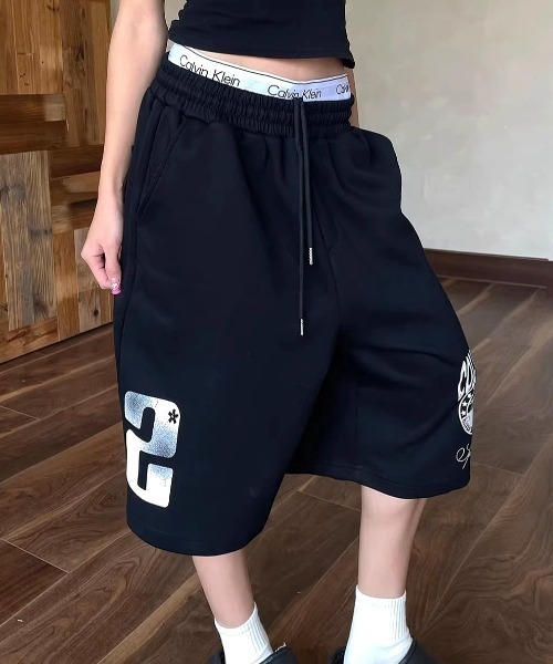 Vipoa(ヴィポア)の「Loose logo sweat shorts(スウェットパンツ・レディース・ブラック/ブルー・FREE)」の9枚目の写真