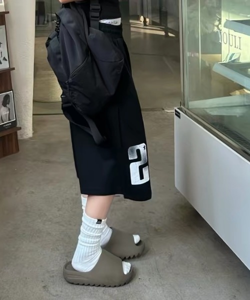 Vipoa(ヴィポア)の「Loose logo sweat shorts(スウェットパンツ・レディース・ブラック/ブルー・FREE)」の10枚目の写真
