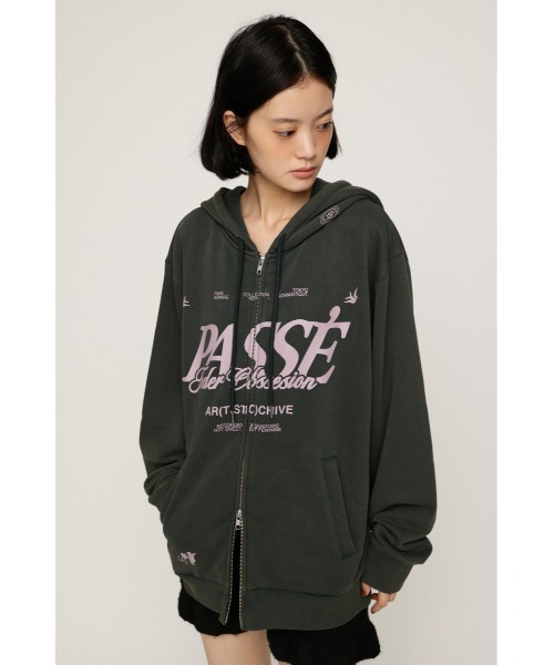 SLY(スライ)の「2 SIZE LOGO HOODIE 2サイズロゴフーディー 秋服(パーカー・レディース・ライトブラック/ホワイト系その他2/ブラウン/レッド・1/2)」の14枚目の写真