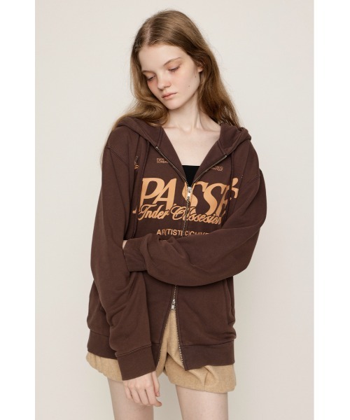SLY(スライ)の「2 SIZE LOGO HOODIE 2サイズロゴフーディー 秋服(パーカー・レディース・ライトブラック/ホワイト系その他2/ブラウン/レッド・1/2)」の19枚目の写真