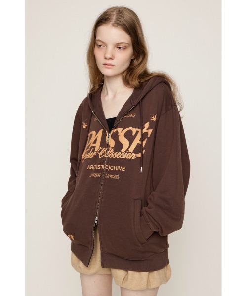 SLY(スライ)の「2 SIZE LOGO HOODIE 2サイズロゴフーディー 秋服(パーカー・レディース・ライトブラック/ホワイト系その他2/ブラウン/レッド・1/2)」の20枚目の写真