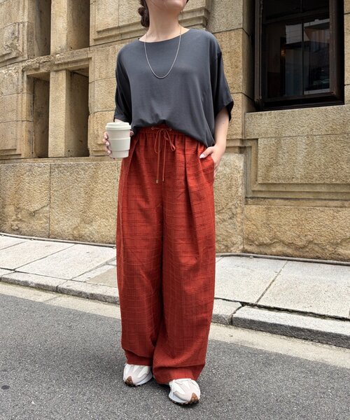 Jena espace merveilleux(ジェナ エスパスメルヴェイユ)の「ドルマン5分袖カットソー(Tシャツ/カットソー・レディース・チャコールグレー/アイボリー・FREE)」の3枚目の写真