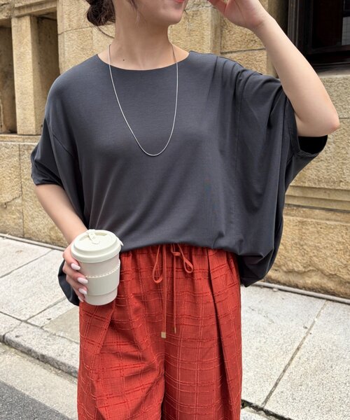 Jena espace merveilleux(ジェナ エスパスメルヴェイユ)の「ドルマン5分袖カットソー(Tシャツ/カットソー・レディース・チャコールグレー/アイボリー・FREE)」の6枚目の写真