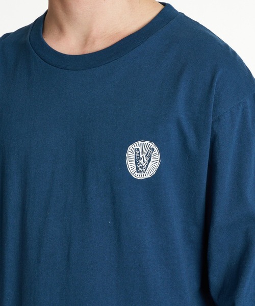 VOLCOM(ボルコム)の「VOLCOM メンズ SKATE VITALS LS ロンT 【2026年秋冬モデル】/ボルコム長袖バックプリントロンT(Tシャツ/カットソー・メンズ・ブラック系その他/ネイビー/ホワイト・MEDIUM/LARGE/X-LARGE)」の4枚目の写真