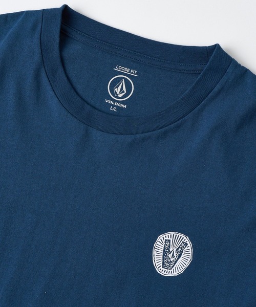 VOLCOM(ボルコム)の「VOLCOM メンズ SKATE VITALS LS ロンT 【2026年秋冬モデル】/ボルコム長袖バックプリントロンT(Tシャツ/カットソー・メンズ・ブラック系その他/ネイビー/ホワイト・MEDIUM/LARGE/X-LARGE)」の7枚目の写真