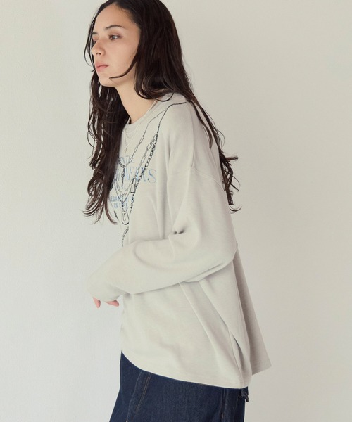 PBLIM(ページボーイリム)の「《UNISEX》トロンプルイユロンT(Tシャツ/カットソー・レディース・グレイッシュベージュ/ブラック・FREE)」の3枚目の写真