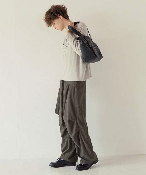 PBLIM(ページボーイリム)の「《UNISEX》トロンプルイユロンT(Tシャツ/カットソー・レディース・グレイッシュベージュ/ブラック・FREE)」の15枚目の写真